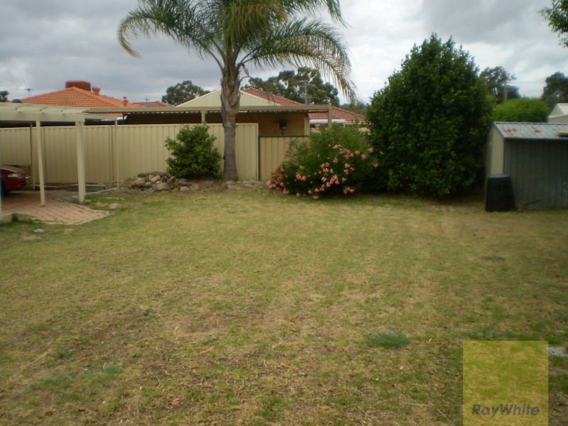 30 Chamberlain Way, Armadale WA 6112