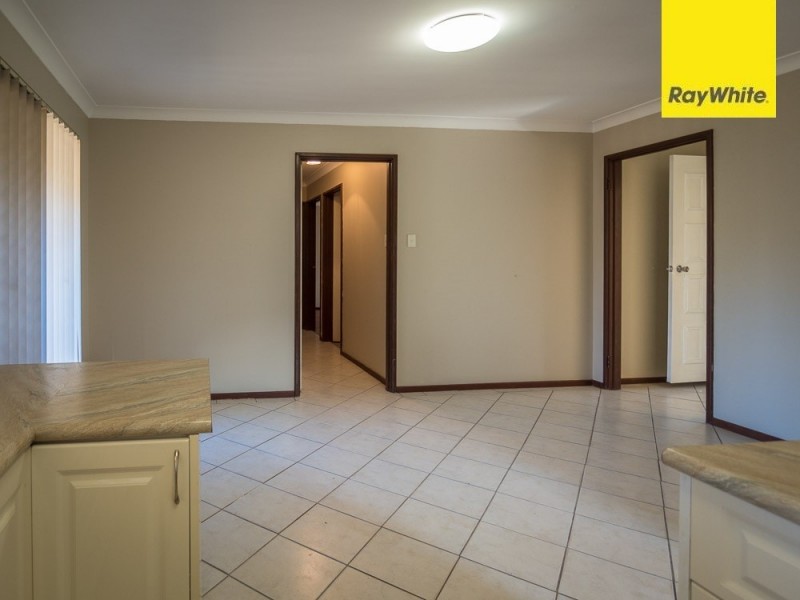 12 Silver Mallee Close, Camillo WA 6111