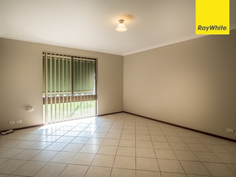 12 Silver Mallee Close, Camillo WA 6111