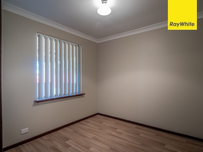 12 Silver Mallee Close, Camillo WA 6111