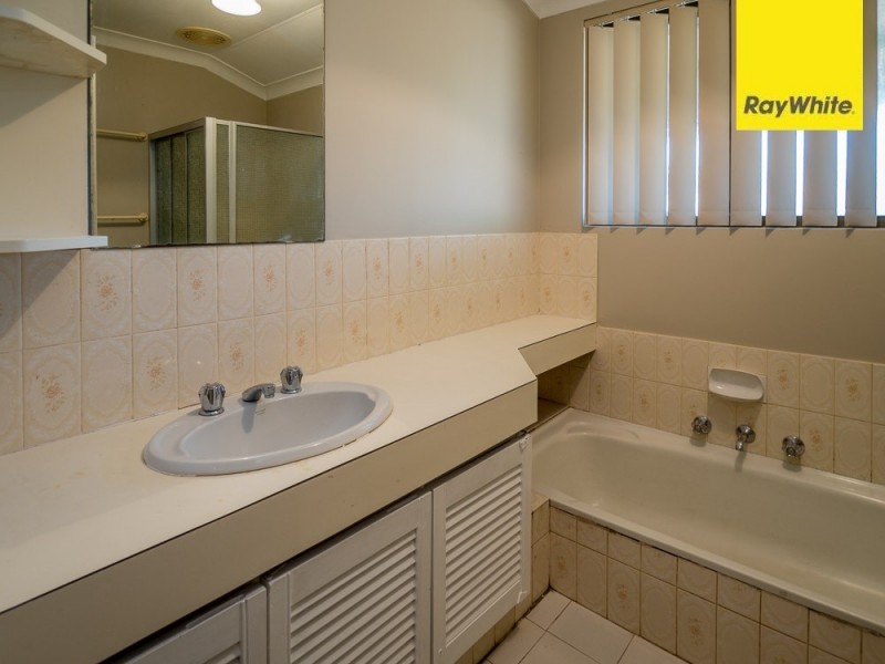 12 Silver Mallee Close, Camillo WA 6111