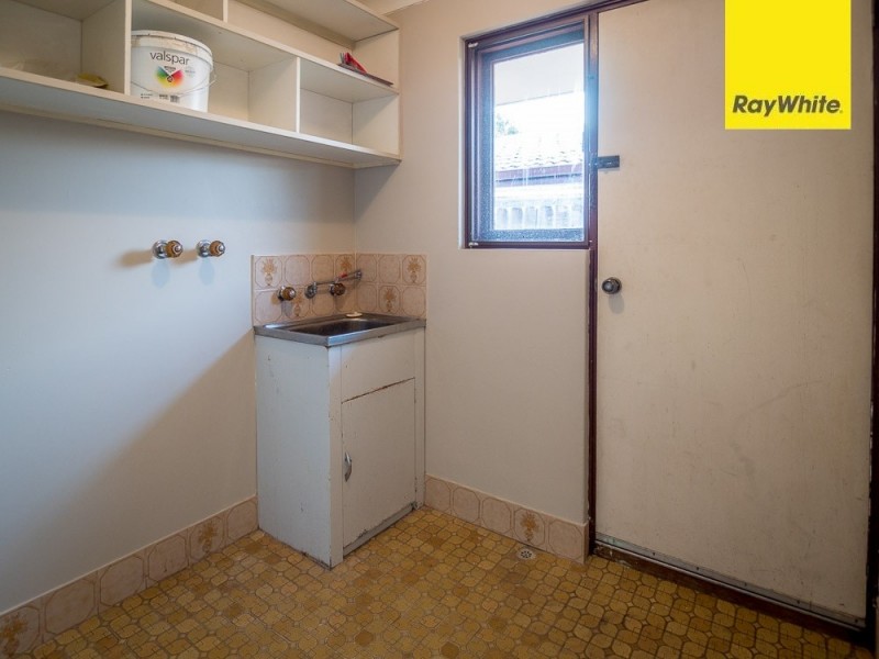 12 Silver Mallee Close, Camillo WA 6111