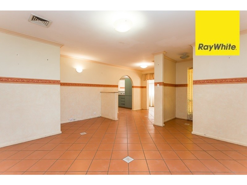 2 Junee Place, Armadale WA 6112