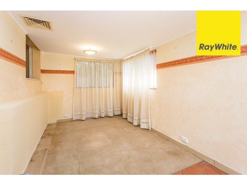 2 Junee Place, Armadale WA 6112