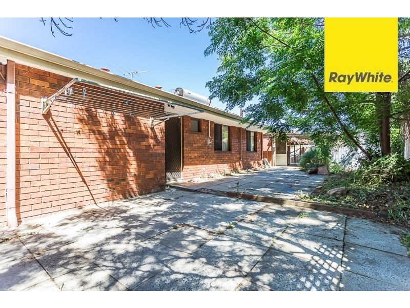 2 Junee Place, Armadale WA 6112