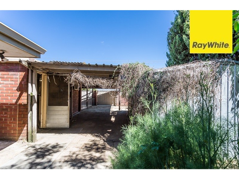 2 Junee Place, Armadale WA 6112