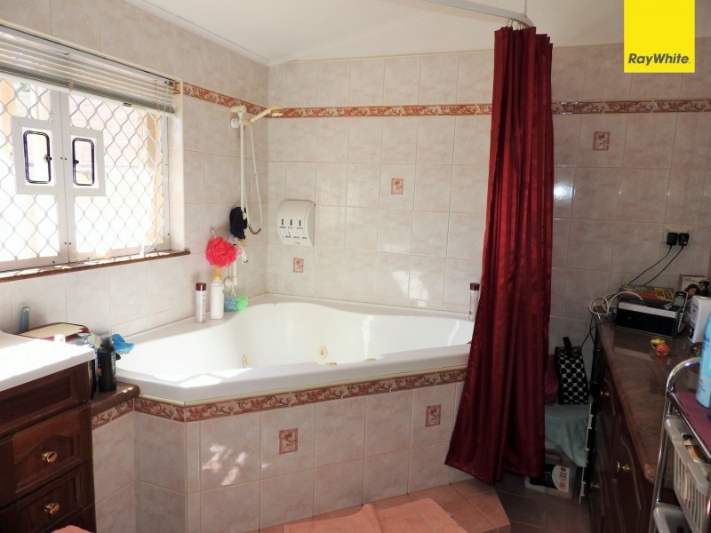 375 Railway Avenue, Armadale WA 6112