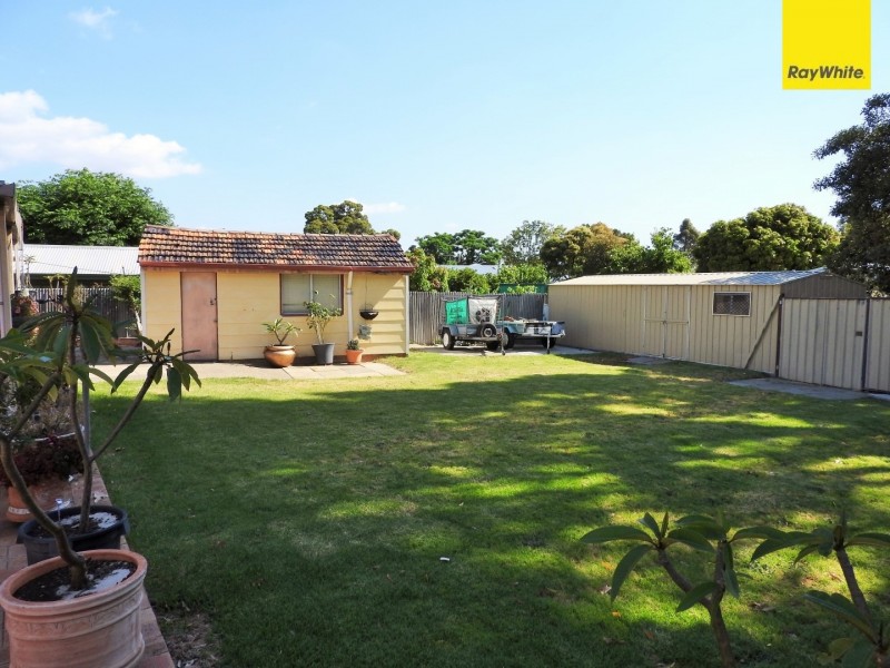 375 Railway Avenue, Armadale WA 6112