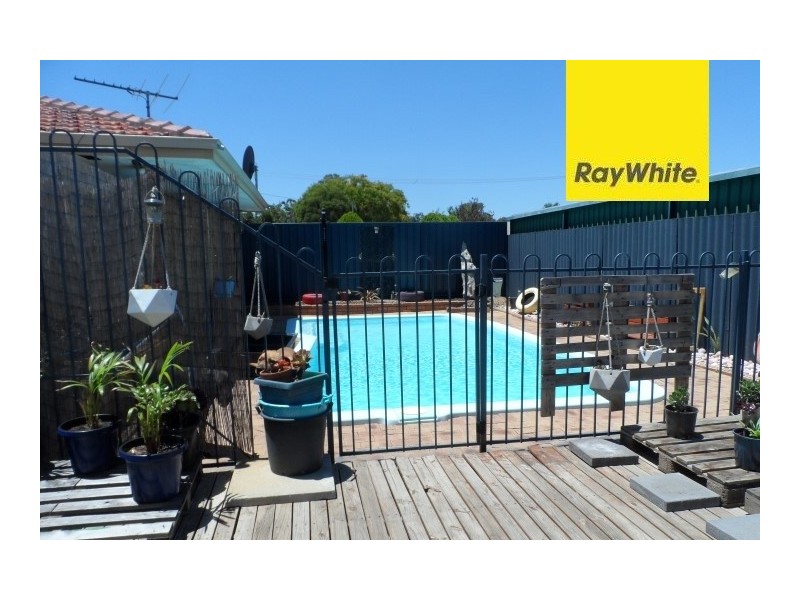 1 Mignon Court, Armadale WA 6112