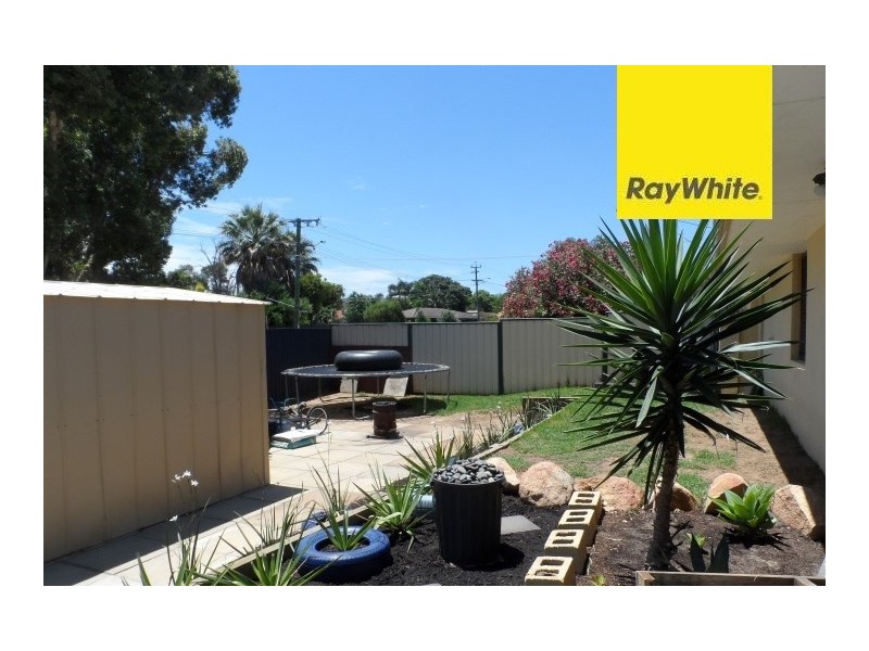 1 Mignon Court, Armadale WA 6112