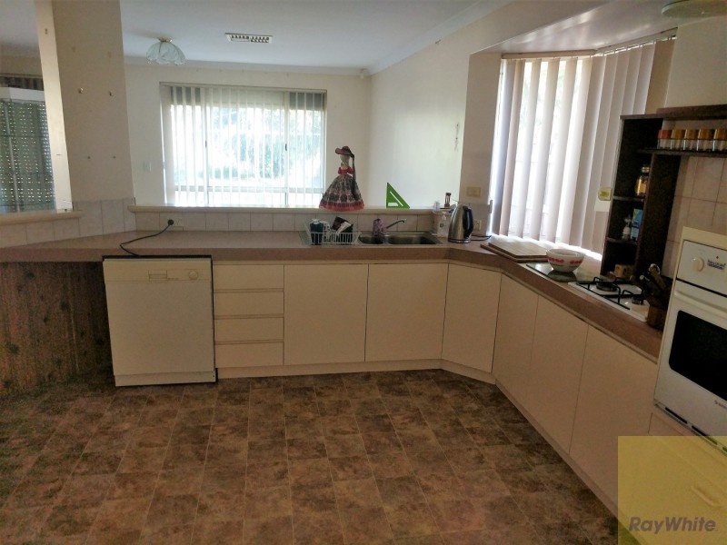 34 Starlight Pass, Seville Grove WA 6112