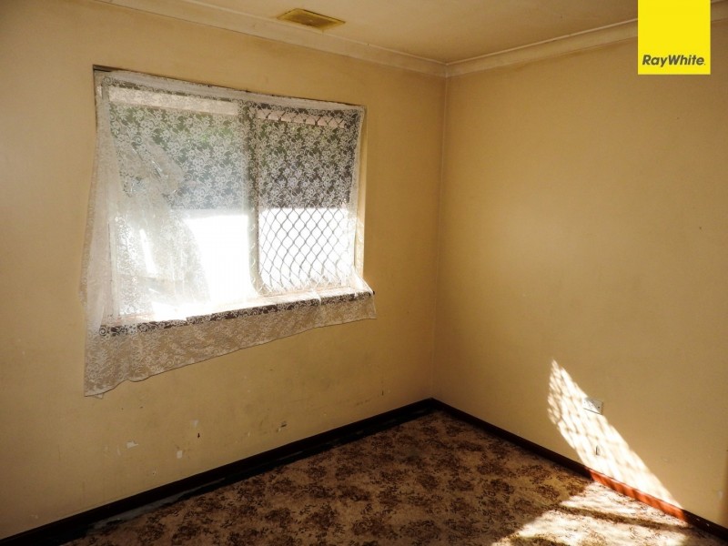 1 Beechcroft Place, Camillo WA 6111