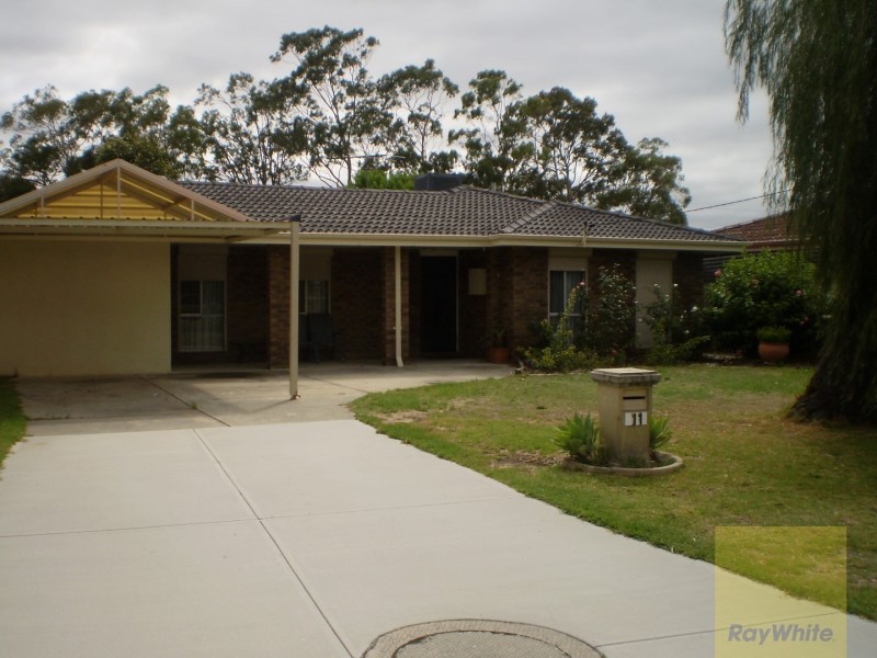 11 Jarrah Close, Camillo WA 6111