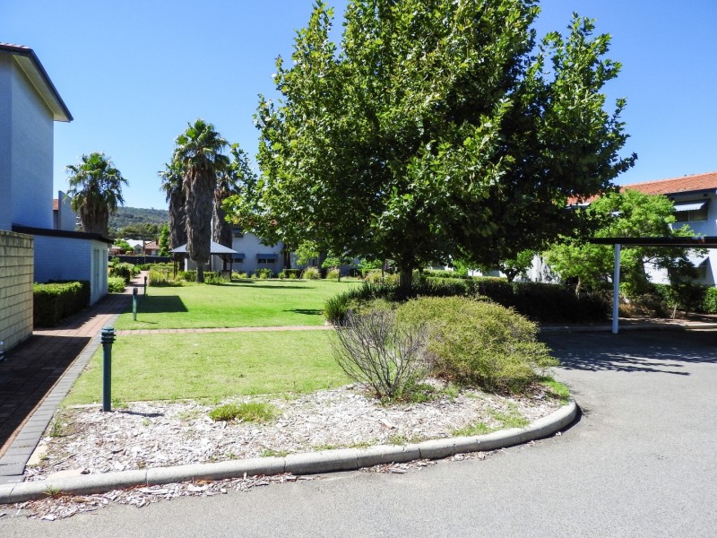 17/14 Coralie Court, Armadale WA 6112