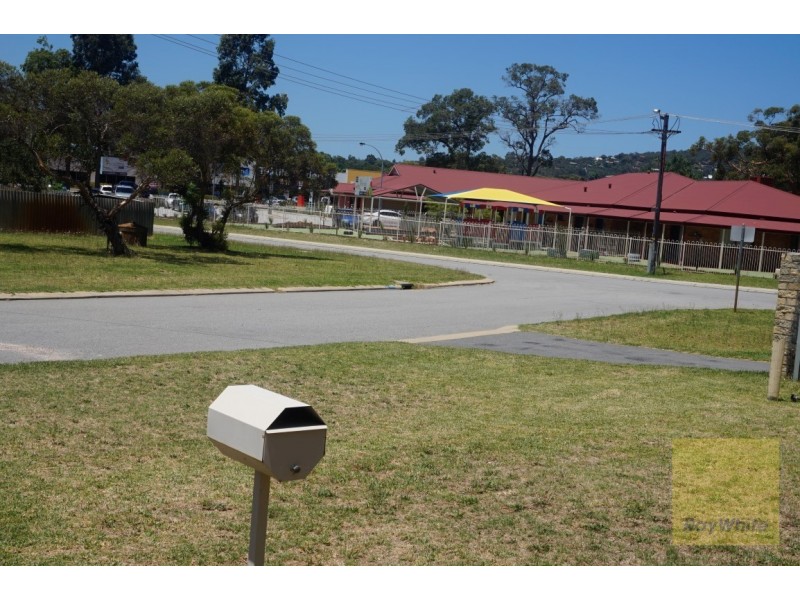 4 Erica Street, Kelmscott WA 6111