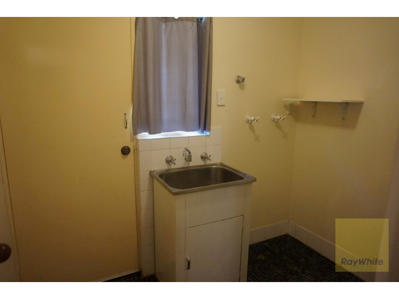 4 Erica Street, Kelmscott WA 6111