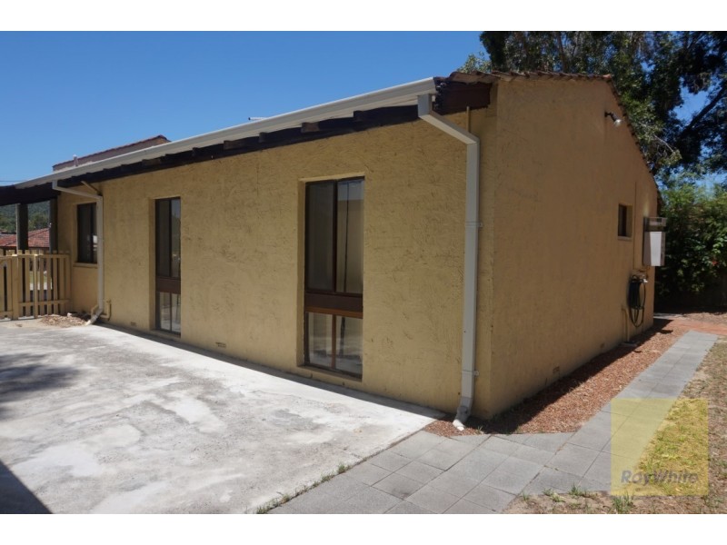 4 Erica Street, Kelmscott WA 6111