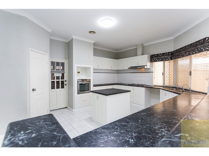 11 Casa Place, Southern River WA 6110