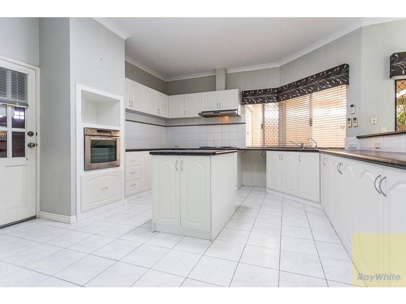 11 Casa Place, Southern River WA 6110