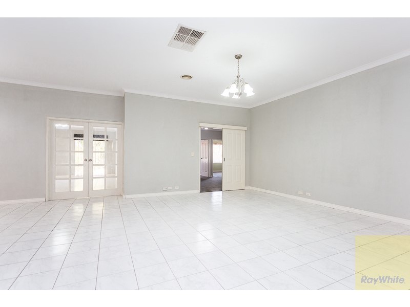 11 Casa Place, Southern River WA 6110