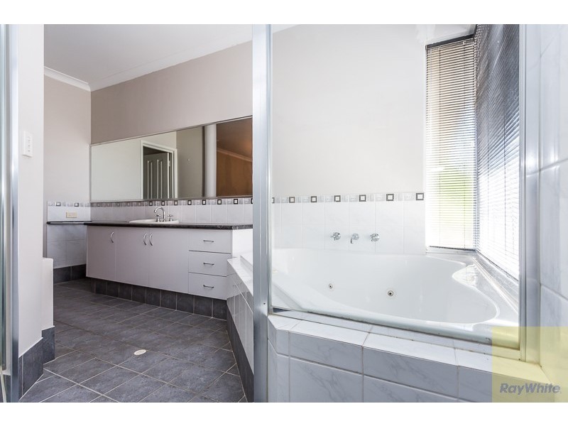 11 Casa Place, Southern River WA 6110