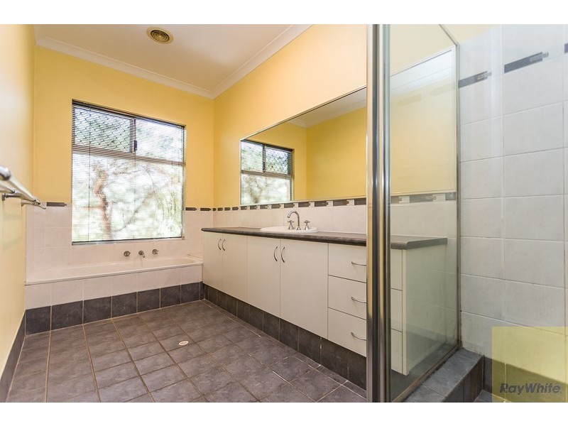 11 Casa Place, Southern River WA 6110