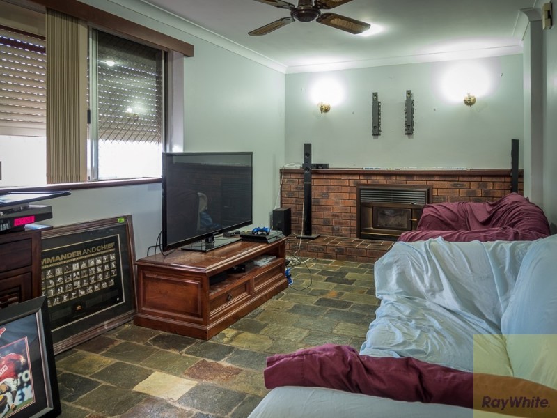 3 Silver Mallee Close, Camillo WA 6111