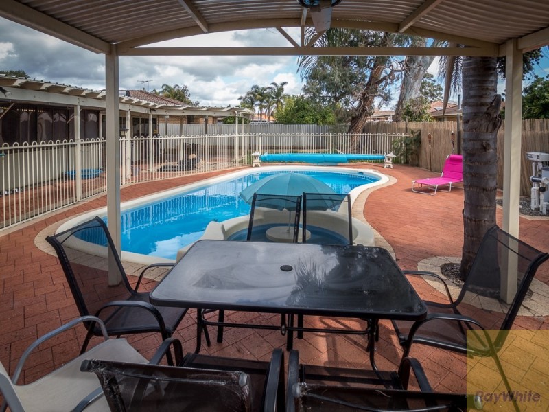 3 Silver Mallee Close, Camillo WA 6111