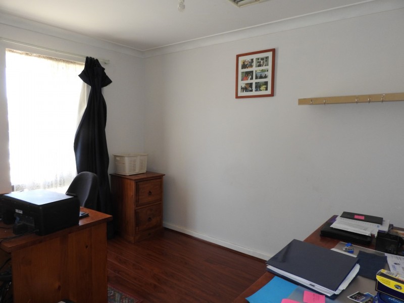 32 Ravenscroft Way, Kelmscott WA 6111