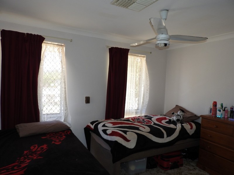 32 Ravenscroft Way, Kelmscott WA 6111