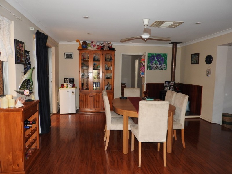 32 Ravenscroft Way, Kelmscott WA 6111