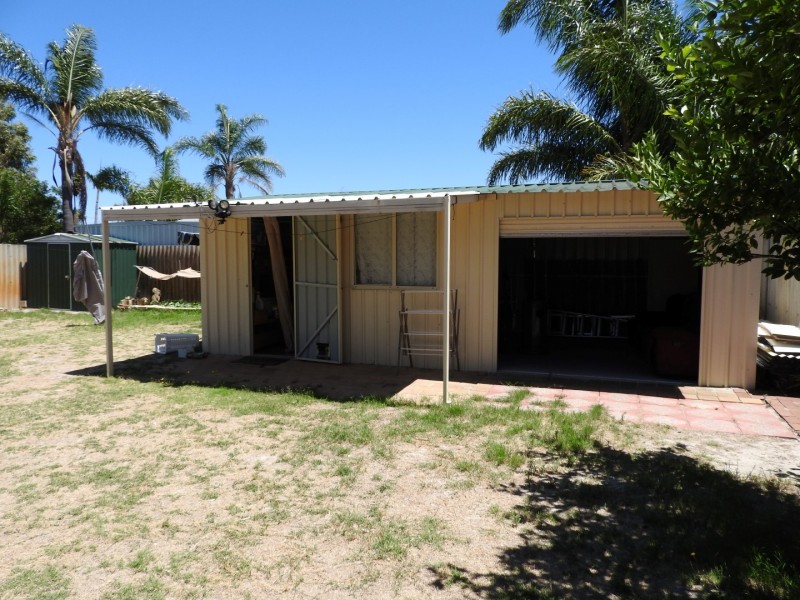 32 Ravenscroft Way, Kelmscott WA 6111