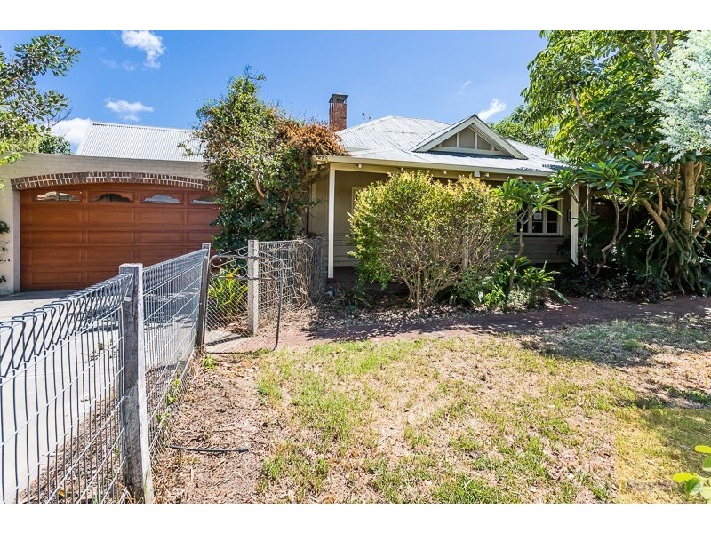 9 Forrest Road, Armadale WA 6112