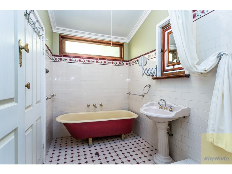 9 Forrest Road, Armadale WA 6112