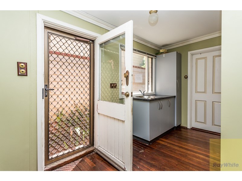 9 Forrest Road, Armadale WA 6112