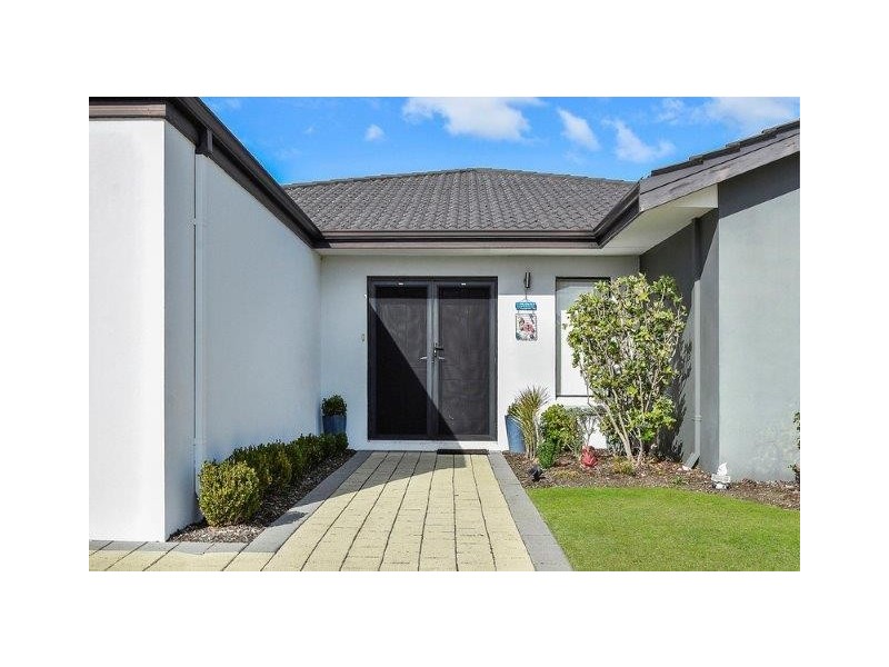 4 MacDougal Way, Harrisdale WA 6112