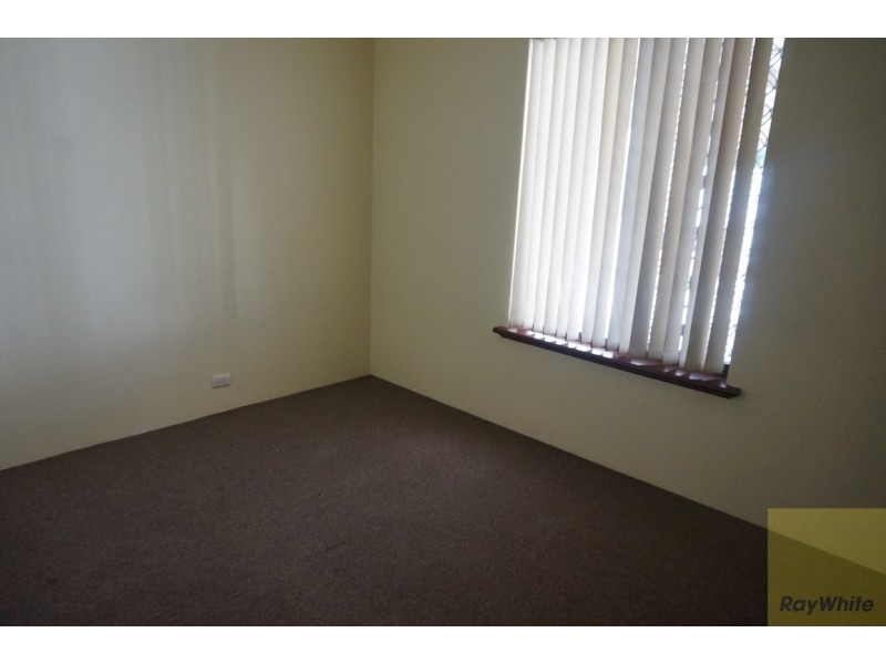 9 Seville Drive, Seville Grove WA 6112