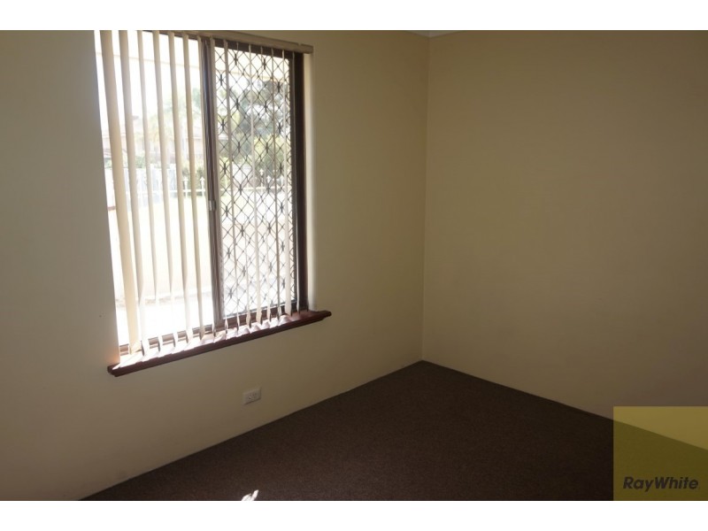 9 Seville Drive, Seville Grove WA 6112