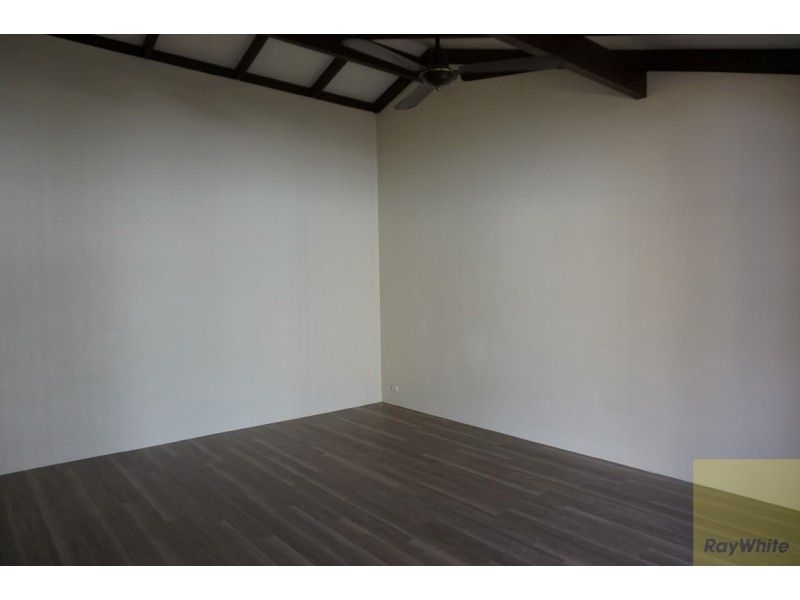 9 Seville Drive, Seville Grove WA 6112