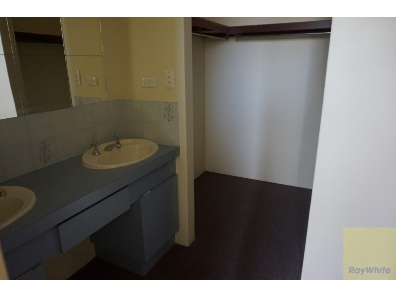 9 Seville Drive, Seville Grove WA 6112