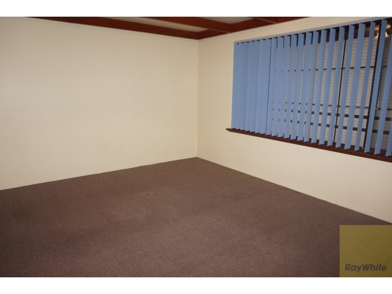 9 Seville Drive, Seville Grove WA 6112