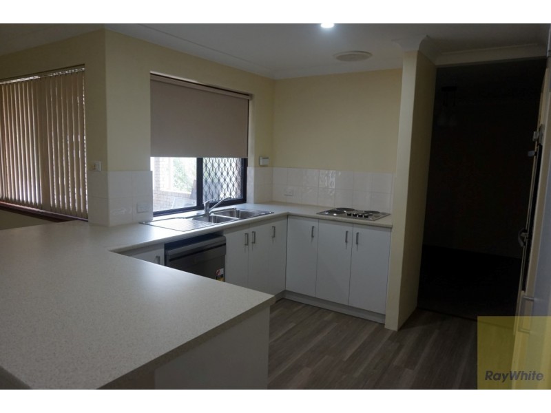 9 Seville Drive, Seville Grove WA 6112