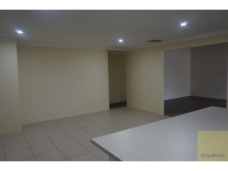 9 Seville Drive, Seville Grove WA 6112