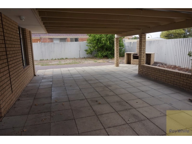 9 Seville Drive, Seville Grove WA 6112