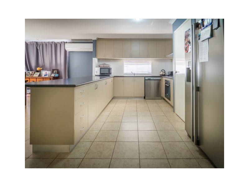 32 Munday Avenue, Brookdale WA 6112