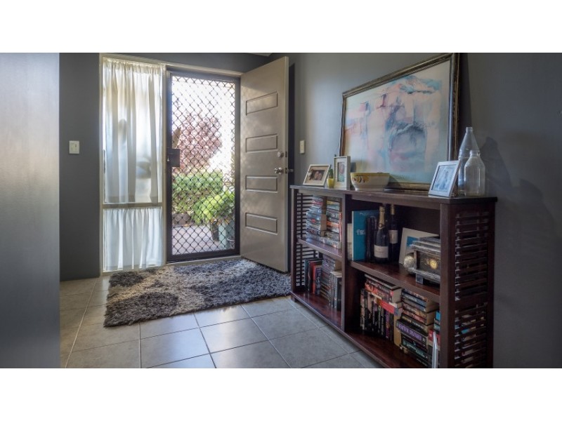 32 Munday Avenue, Brookdale WA 6112