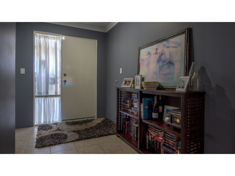 32 Munday Avenue, Brookdale WA 6112