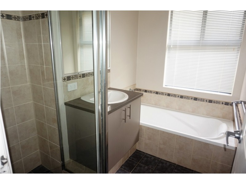 33a Lensham Place, Armadale WA 6112