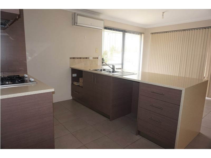 33a Lensham Place, Armadale WA 6112