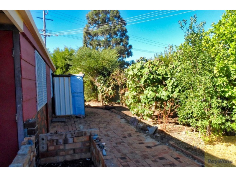 37 Townley Street, Armadale WA 6112